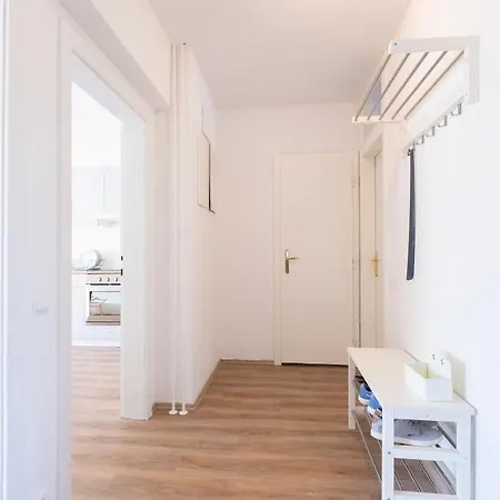 Ksenija Apartment *